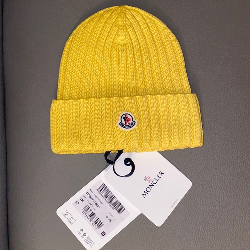 NEW Auth. MONCLER beanie, skull logo wool HAT ONE SZ FITS ALL; UNISEX